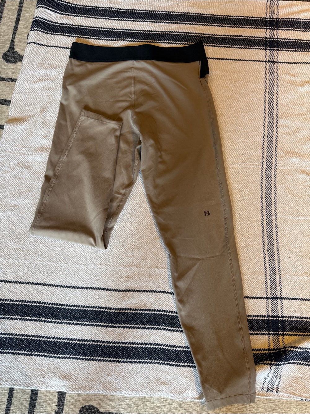 Le Ore Cross-Back Yoga Set β Size M β New Without Tags (NWOT) π©Άπ§π»ββοΈ - Picture 12 of 12